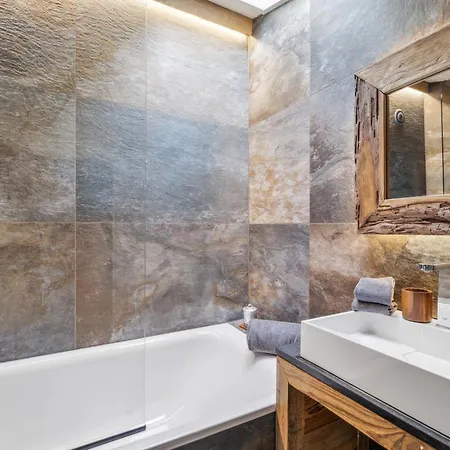 Exquisite Duplex With Views By Mrs Miggins Appartamento